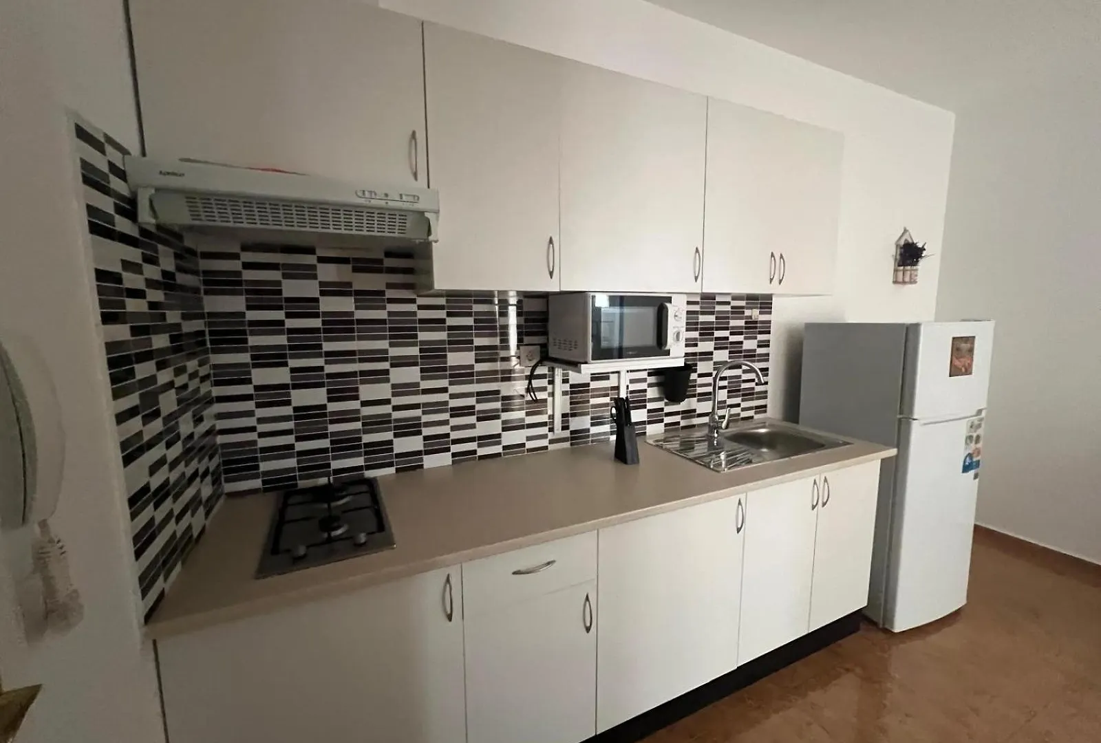 Franmay Apartments - 7 Modern Apartments Near The Beach & City, Perfect For Nomads, Travellers, Families, Watersports! Santa Maria