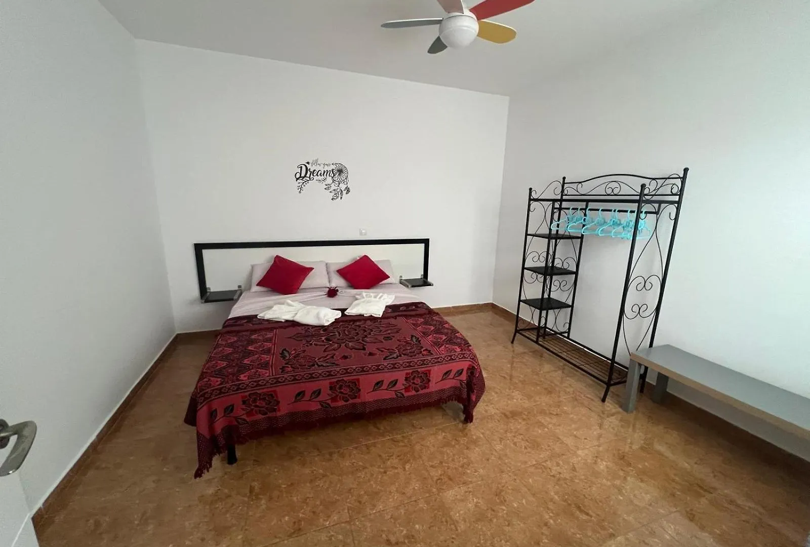 Franmay Apartments - 7 Modern Apartments Near The Beach & City, Perfect For Nomads, Travellers, Families, Watersports! Santa Maria